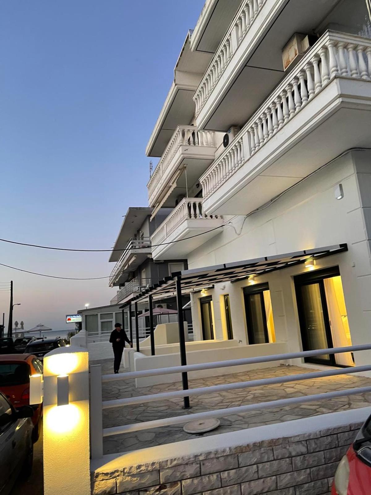Eantos Studios And Suites Peraia  Екстер'єр фото
